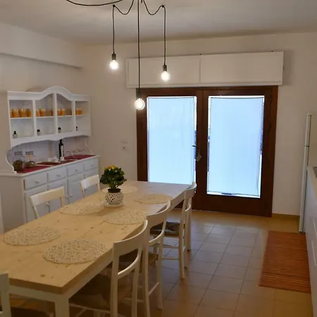 Oikos Selinunte Guest house 3*